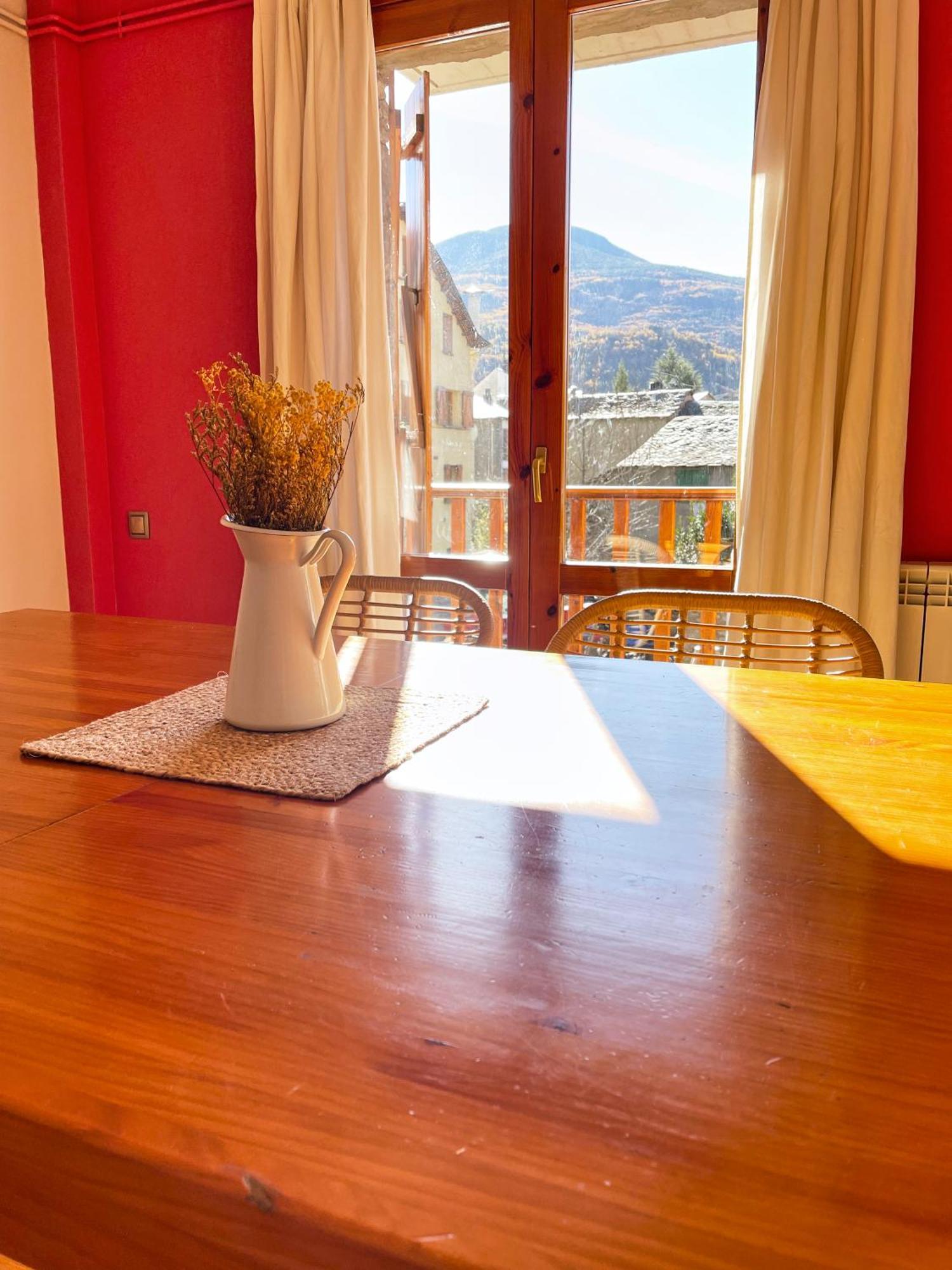 Apartamento Familiar En El Centro De Benasque Con Terraza Extérieur photo
