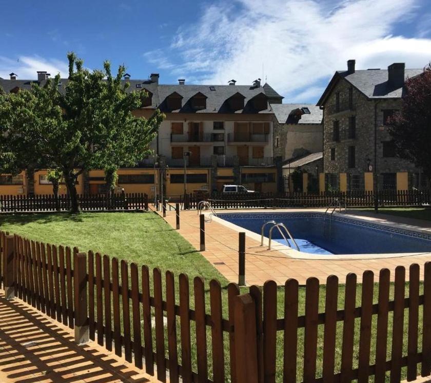 Apartamento Familiar En El Centro De Benasque Con Terraza Extérieur photo