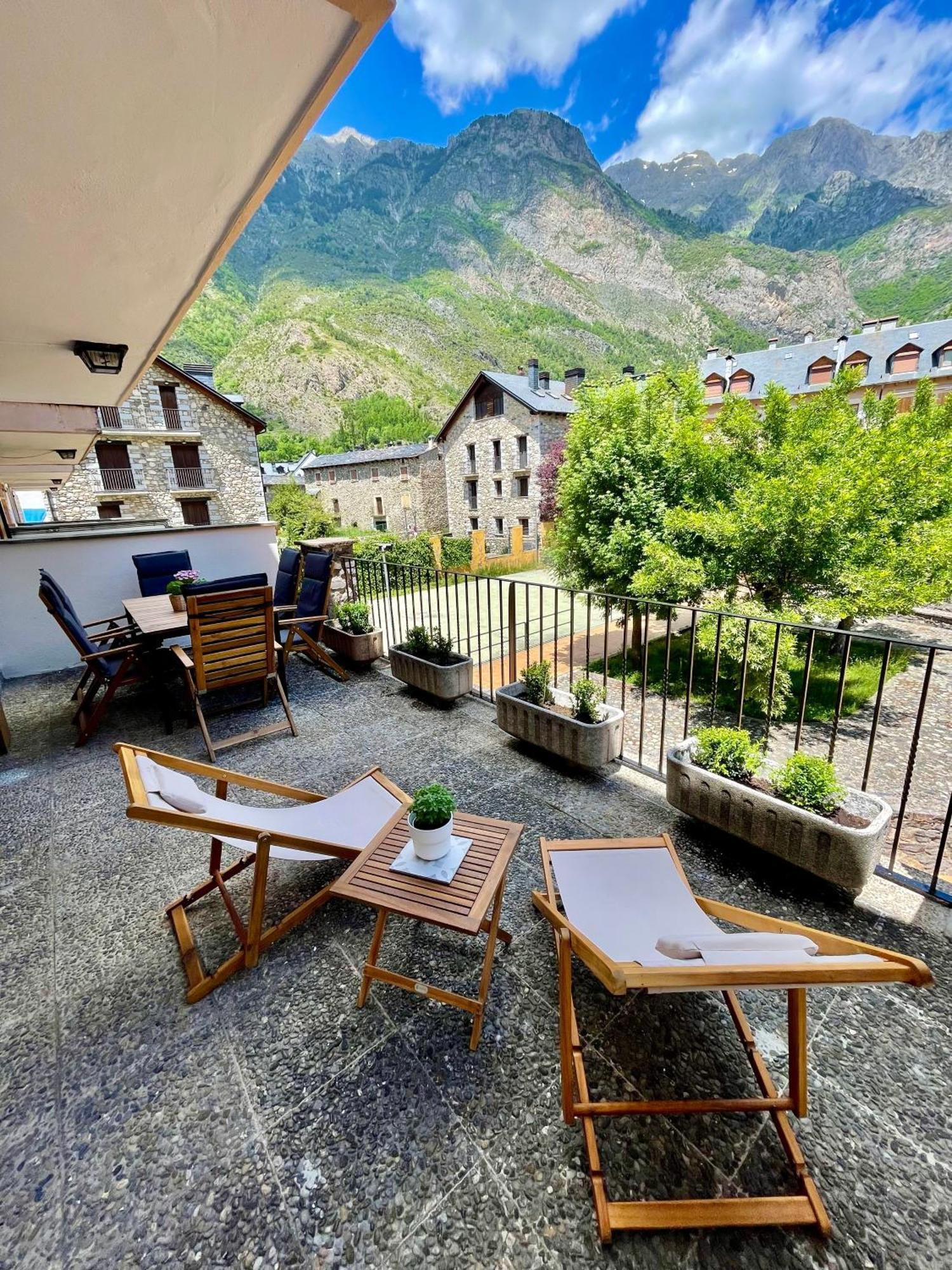 Apartamento Familiar En El Centro De Benasque Con Terraza Extérieur photo