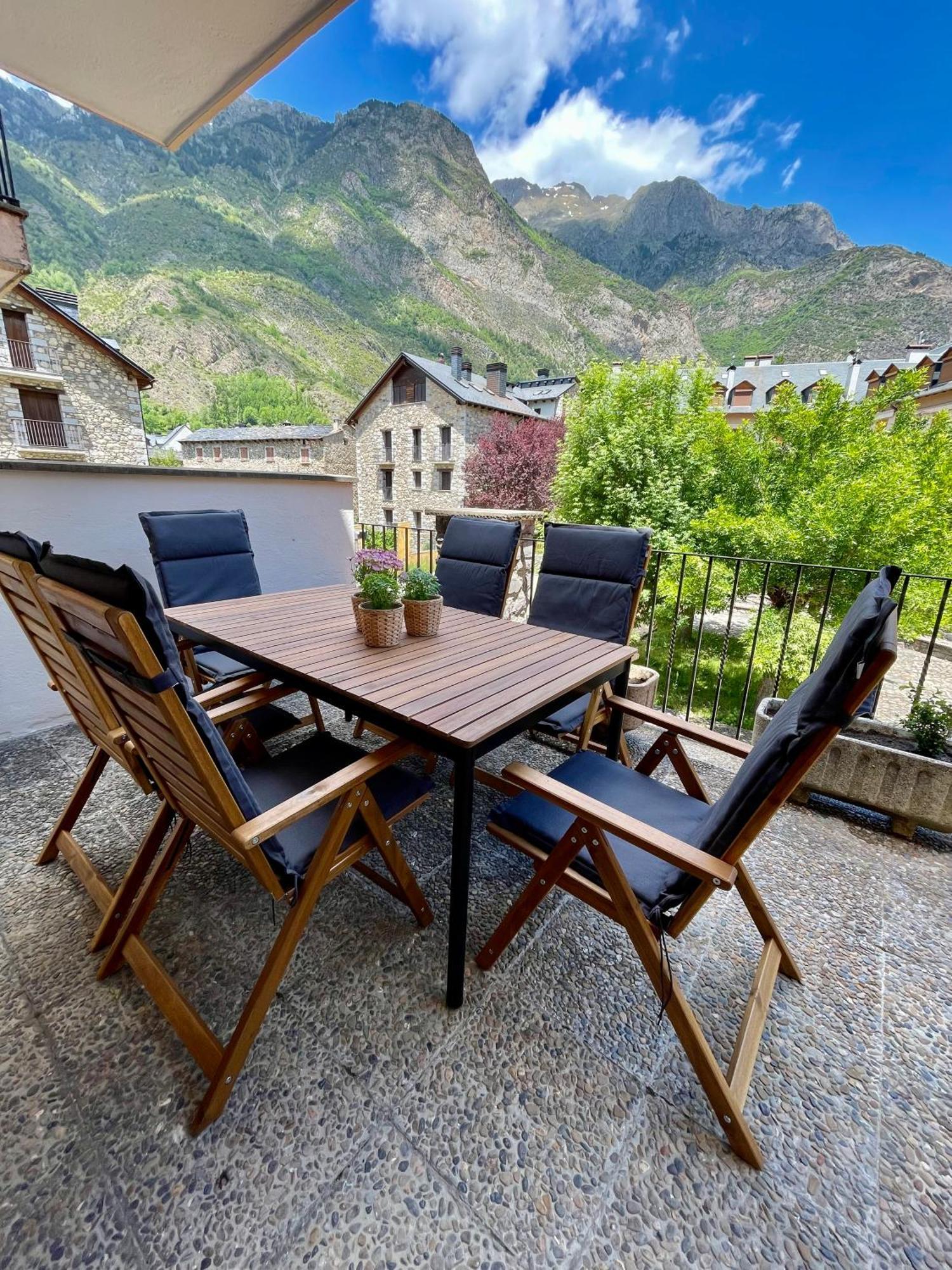 Apartamento Familiar En El Centro De Benasque Con Terraza Extérieur photo